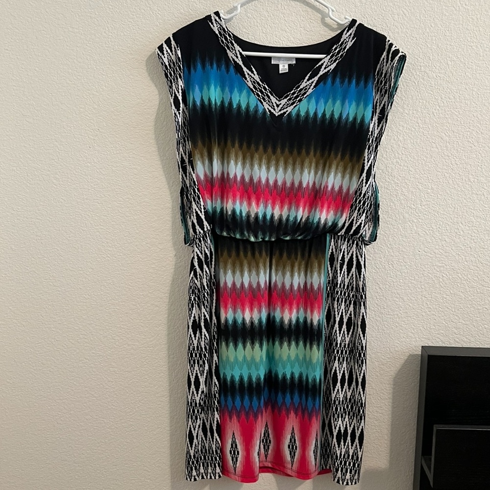 London Times fun dress in Aztec pint. Perfect for summer. Size 10